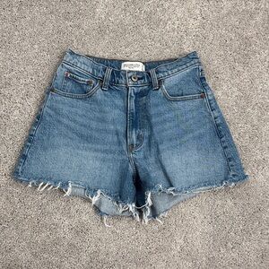Abercrombie & Fitch High Rise short